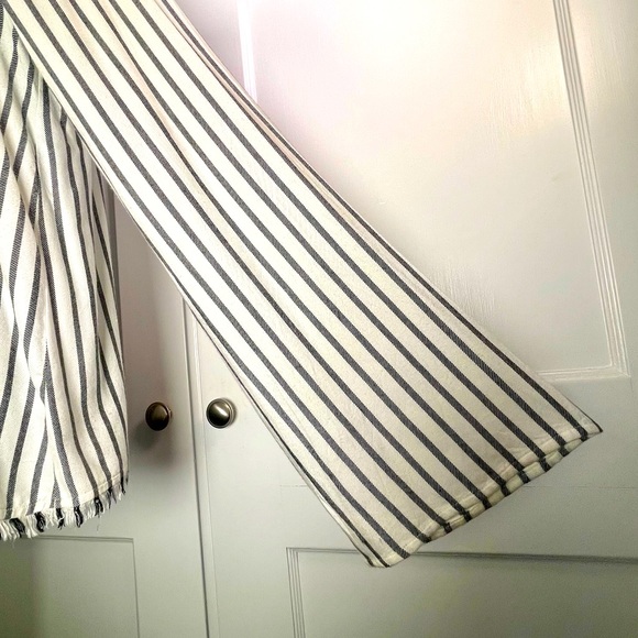 Cloth & Stone / Anthropologie Striped Back Buttoned Fringe Hem Bell Sleeve Top - Picture 5 of 11